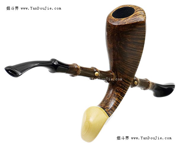 Smooth Speared Fish with Bamboo and Boxwood烟斗图