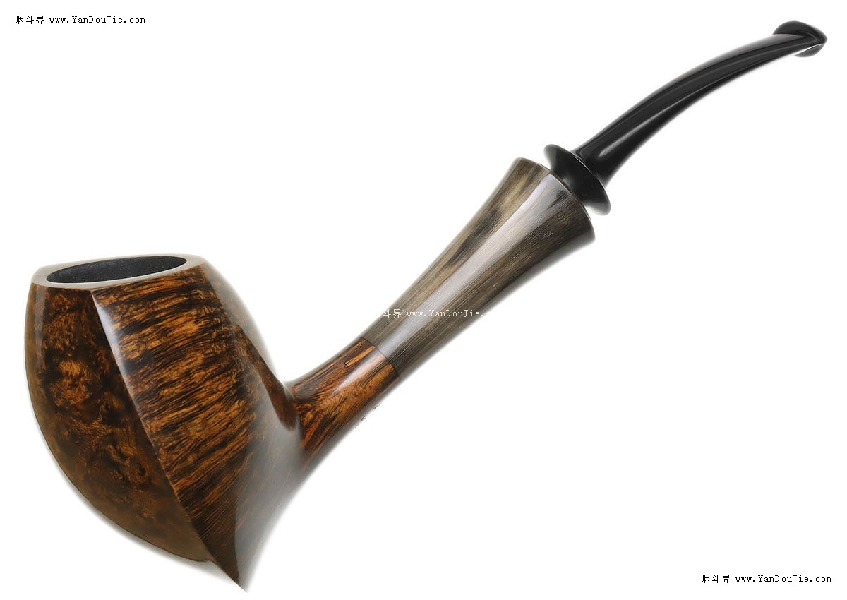 Smooth Shield with Horn烟斗图