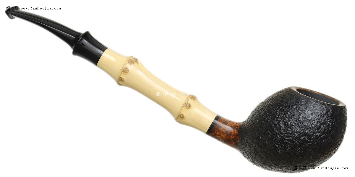 Rusticated Nut with Bamboo烟斗图
