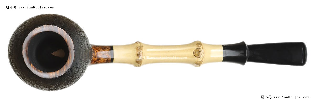 Rusticated Nut with Bamboo烟斗图